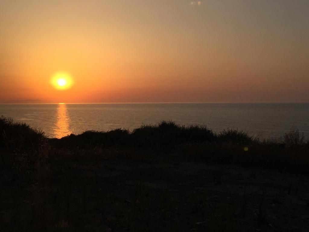 Apartment Tramonto Sea-Front 발레도리아 외부 사진